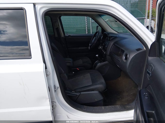 44920953 :رقم المزاد ، 1C4NJRFB4GD599004 vin ، 2016 Jeep Patriot Latitude مزاد بيع