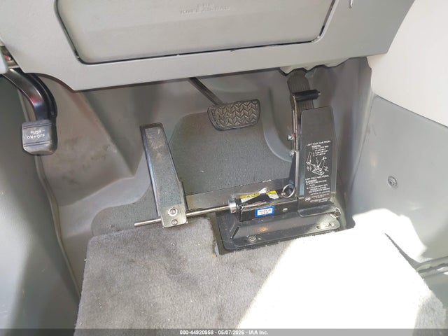 2011 Toyota Sienna Limited V6 მანქანა იყიდება აუქციონზე, vin: 5TDYK3DC0BS020770, აუქციონის ნომერი: 44920958