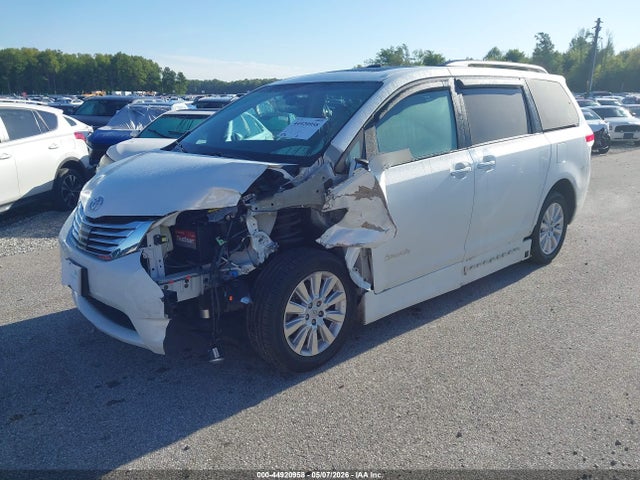2011 Toyota Sienna Limited V6 მანქანა იყიდება აუქციონზე, vin: 5TDYK3DC0BS020770, აუქციონის ნომერი: 44920958