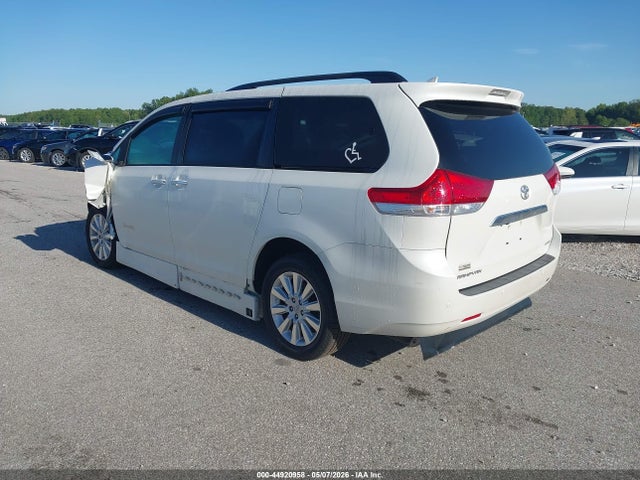 2011 Toyota Sienna Limited V6 მანქანა იყიდება აუქციონზე, vin: 5TDYK3DC0BS020770, აუქციონის ნომერი: 44920958