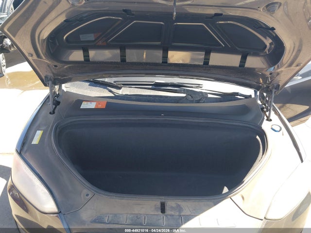Tesla Model X 60d/70d/75d/90d 2016 5YJXCAE26GF001929 Image 10