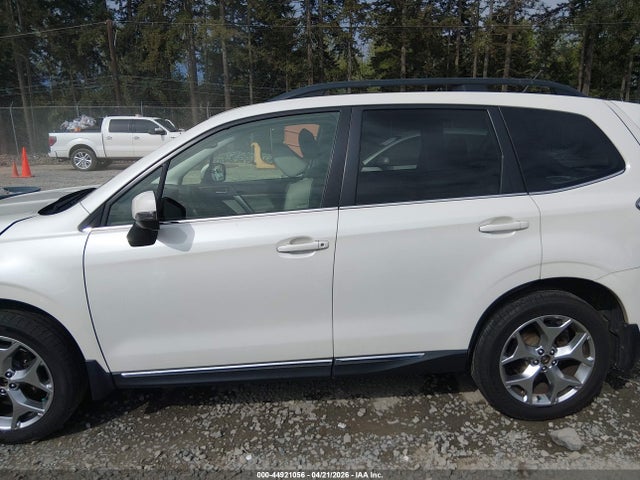 Subaru Forester 2.5i Touring 2015 JF2SJAWC9FH551102 Image 14