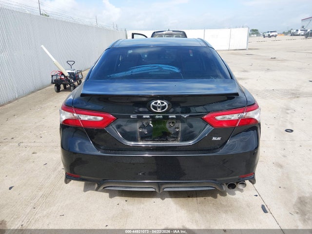 Auction sale of the 2018 Toyota Camry Se, vin: 4T1B11HK4JU586791, lot number: 44921073