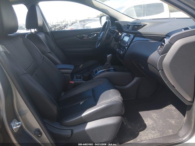 JN1BJ1CP0HW016991 Nissan Rogue Sport Sl