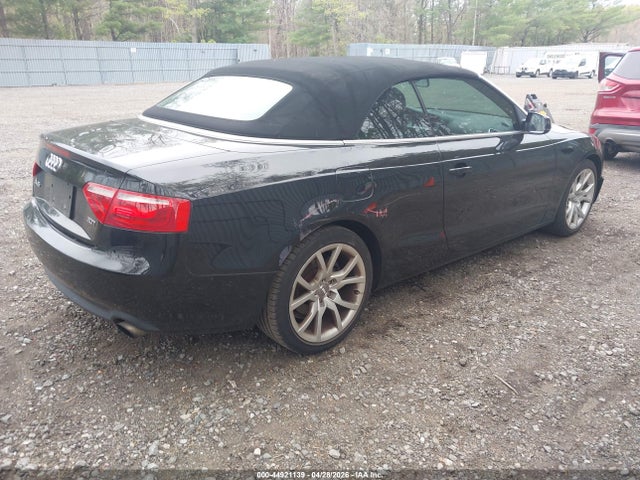 Продаж на аукціоні авто 2011 Audi A5 2.0t Premium, vin: WAUAFAFH3BN006321, номер лоту: 44921139