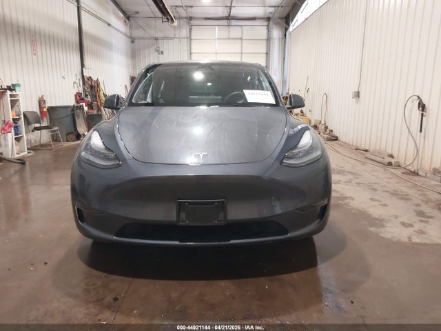 2023 Tesla Model Y Awd/long Range Dual Motor All-wheel Drive მანქანა იყიდება აუქციონზე, vin: 7SAYGDEEXPA155869, აუქციონის ნომერი: 44921144