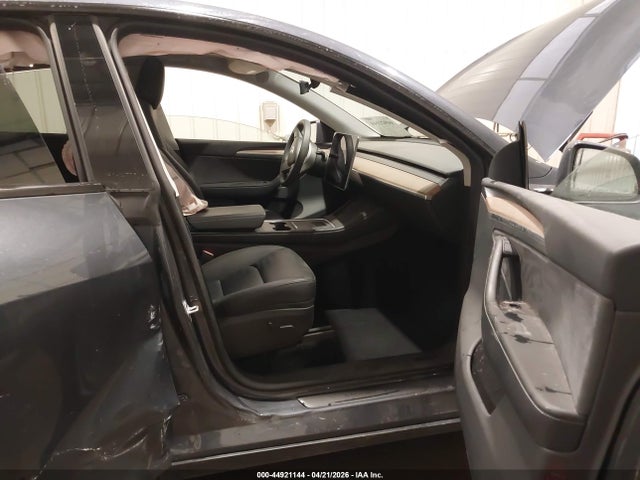 2023 Tesla Model Y Awd/long Range Dual Motor All-wheel Drive მანქანა იყიდება აუქციონზე, vin: 7SAYGDEEXPA155869, აუქციონის ნომერი: 44921144