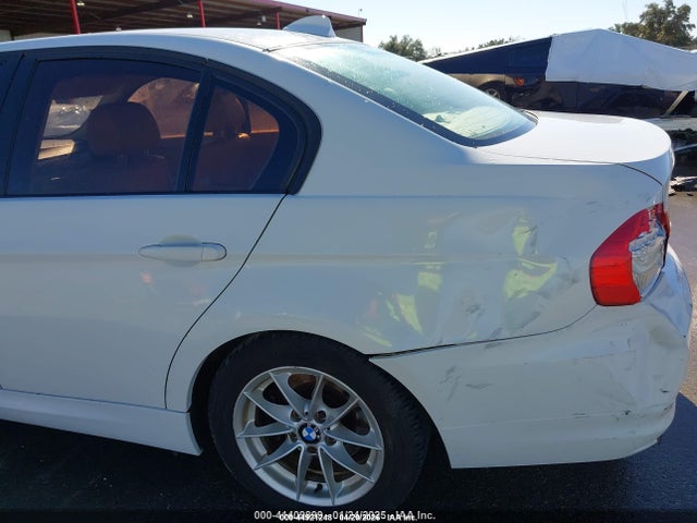 44921248 :رقم المزاد ، WBAPH5G51ANM34810 vin ، 2010 Bmw 328i مزاد بيع