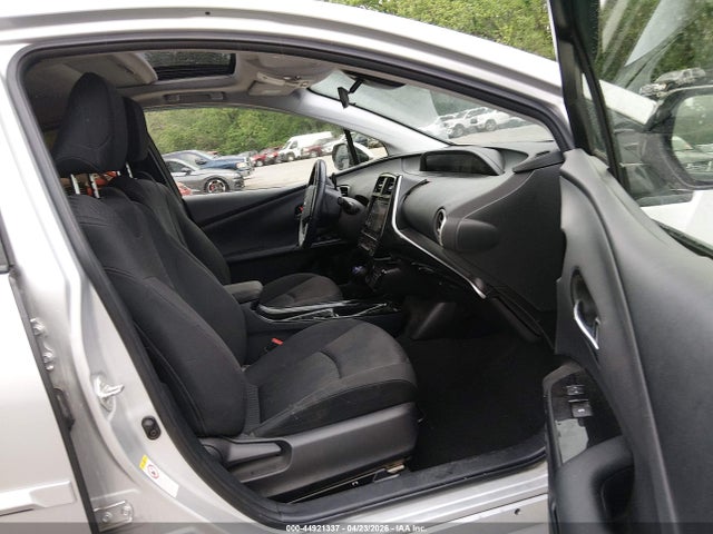 44921337 :رقم المزاد ، JTDKARFU3J3055692 vin ، 2018 Toyota Prius Three مزاد بيع