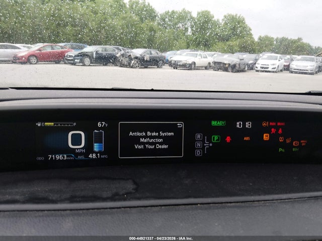 44921337 :رقم المزاد ، JTDKARFU3J3055692 vin ، 2018 Toyota Prius Three مزاد بيع