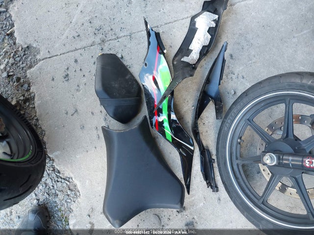 44921342 :رقم المزاد ، JKBZXJG15MA014702 vin ، 2021 Kawasaki Zx636 K مزاد بيع