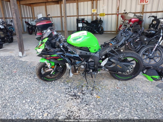 44921342 :رقم المزاد ، JKBZXJG15MA014702 vin ، 2021 Kawasaki Zx636 K مزاد بيع