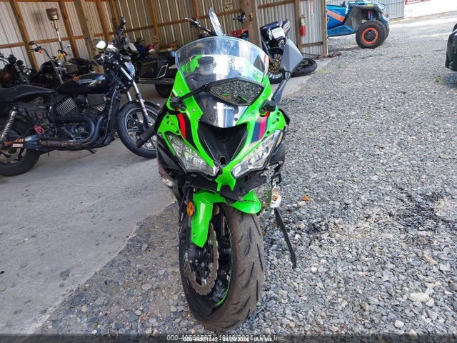 44921342 :رقم المزاد ، JKBZXJG15MA014702 vin ، 2021 Kawasaki Zx636 K مزاد بيع