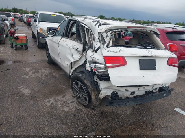 2017 MERCEDES-BENZ GLC 300 WDC0G4KB0HF198163 Photo 2