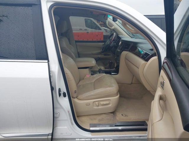 Продажа на аукционе авто 2011 Lexus Lx 570, vin: JTJHY7AX1B4062578, номер лота: 44921422