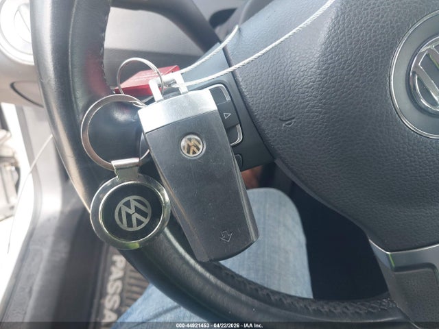 44921453 :رقم المزاد ، WVWJK7AN7AE135479 vin ، 2010 Volkswagen Passat Komfort مزاد بيع