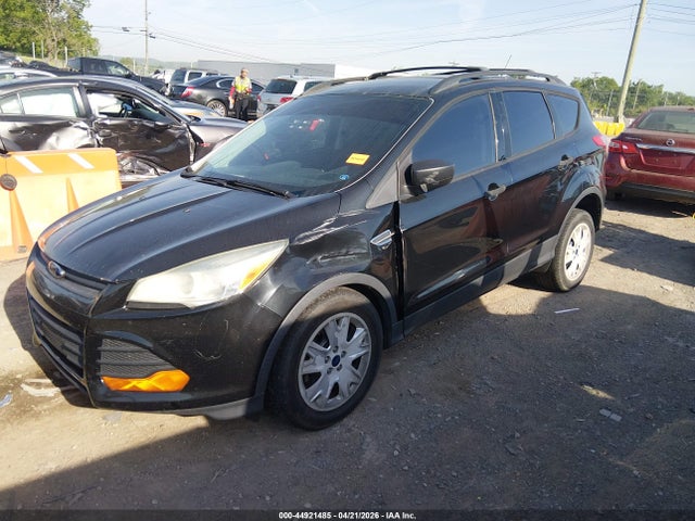 Продажа на аукционе авто 2015 Ford Escape S, vin: 1FMCU0F77FUA68556, номер лота: 44921485