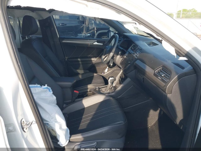 Aukcja sprzedaży 2022 Volkswagen Tiguan 2.0t Se R-line Black, vin: 3VV8B7AX0NM086501, numer aukcji: 44921524