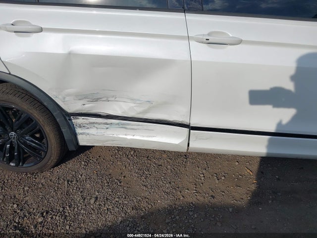 Aukcja sprzedaży 2022 Volkswagen Tiguan 2.0t Se R-line Black, vin: 3VV8B7AX0NM086501, numer aukcji: 44921524