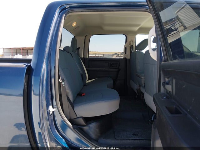 1C6RR7KG8KS638155 RAM 1500 Classic Tradesman 4x4 5&#039;7 Box