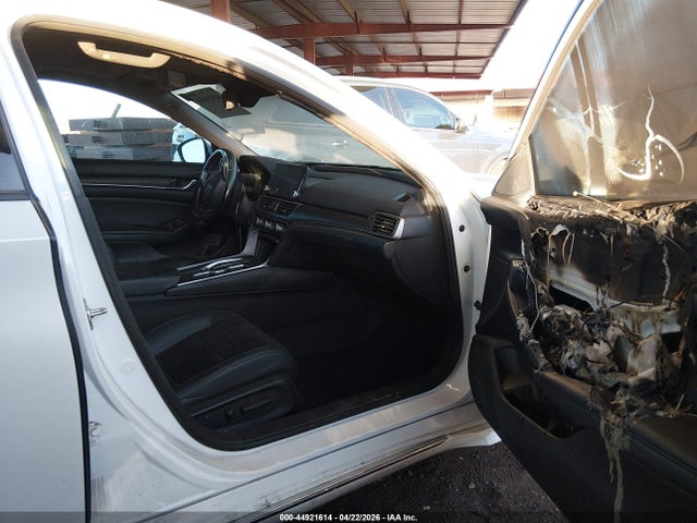 44921614 :رقم المزاد ، 1HGCV3F92LA010437 vin ، 2020 Honda Accord Hybrid Touring مزاد بيع