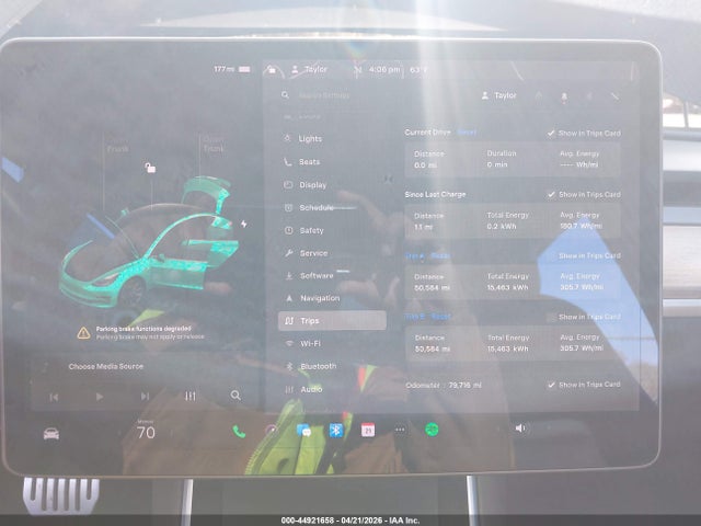 44921658 :رقم المزاد ، 5YJ3E1EB8JF180958 vin ، 2018 Tesla Model 3 Long Range/performance مزاد بيع