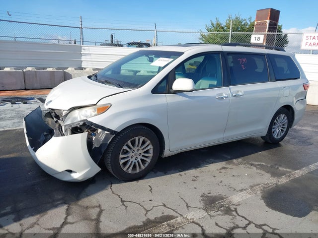 Aukcja sprzedaży 2015 Toyota Sienna Xle 8 Passenger, vin: 5TDYK3DC8FS561510, numer aukcji: 44921695