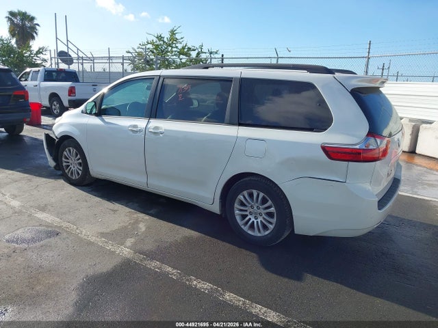 Aukcja sprzedaży 2015 Toyota Sienna Xle 8 Passenger, vin: 5TDYK3DC8FS561510, numer aukcji: 44921695