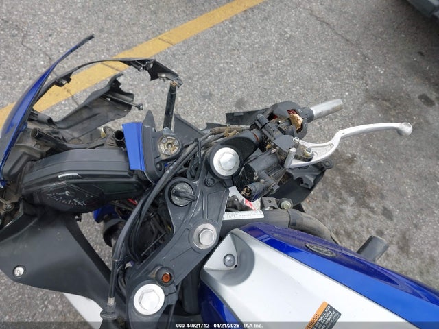 Yamaha YZFR3 2015 MH3RH06Y4FK005083 Image 14