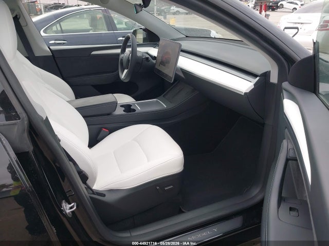 7SAYGDEEXRA236129 Tesla Model Y Long Range Dual Motor All-wheel Drive