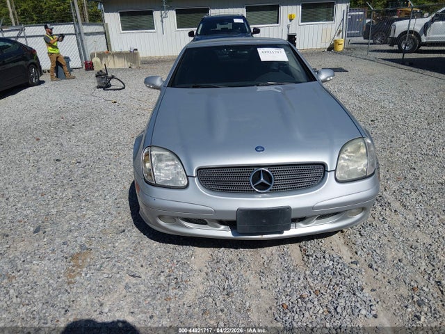 44921717 :رقم المزاد ، WDBKK65F21F210194 vin ، 2001 Mercedes-benz Slk 320 مزاد بيع