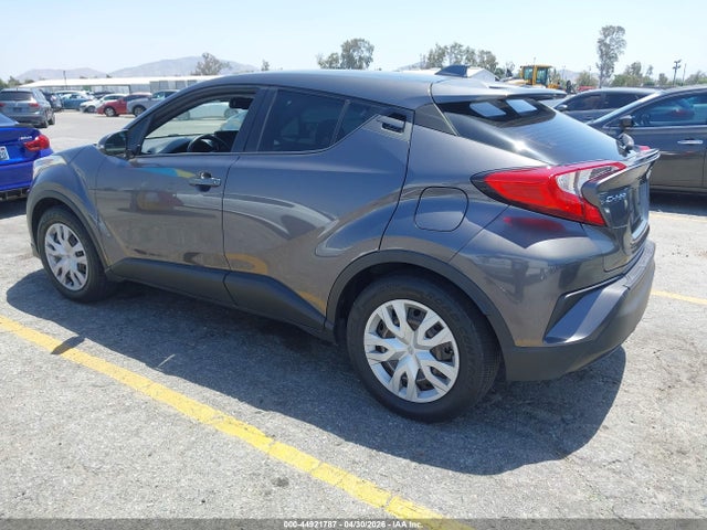 JTNKHMBX6K1030986 Toyota C-HR LE