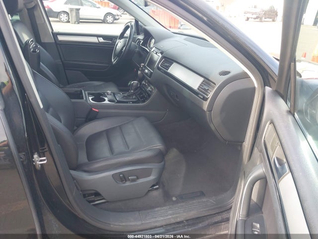 Продаж на аукціоні авто 2011 Volkswagen Touareg Vr6 Sport, vin: WVGFF9BP1BD003603, номер лоту: 44921803