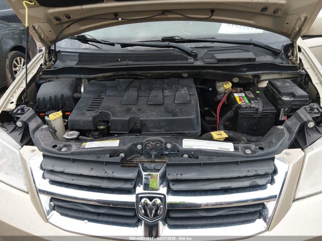 44921817 :رقم المزاد ، 2D4RN6DX3AR467751 vin ، 2010 Dodge Grand Caravan Crew مزاد بيع