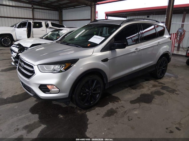 44921855 :رقم المزاد ، 1FMCU0GD1KUC33757 vin ، 2019 Ford Escape Se مزاد بيع