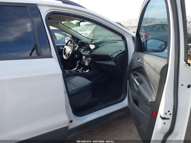 1FMCU0GD7HUC67372 Ford ESCAPE SE