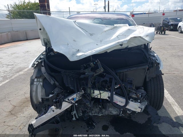 2022 Tesla Model X Dual Motor All-wheel Drive მანქანა იყიდება აუქციონზე, vin: 7SAXCBE56NF336463, აუქციონის ნომერი: 44921889