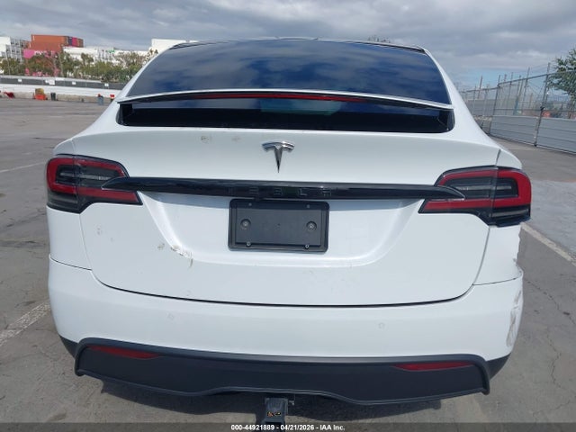 2022 Tesla Model X Dual Motor All-wheel Drive მანქანა იყიდება აუქციონზე, vin: 7SAXCBE56NF336463, აუქციონის ნომერი: 44921889