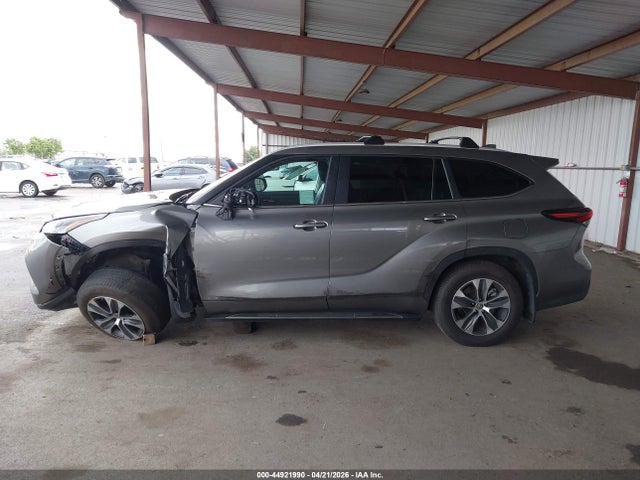 5TDKBRCH9TS691491 Toyota Highlander Hybrid Xle