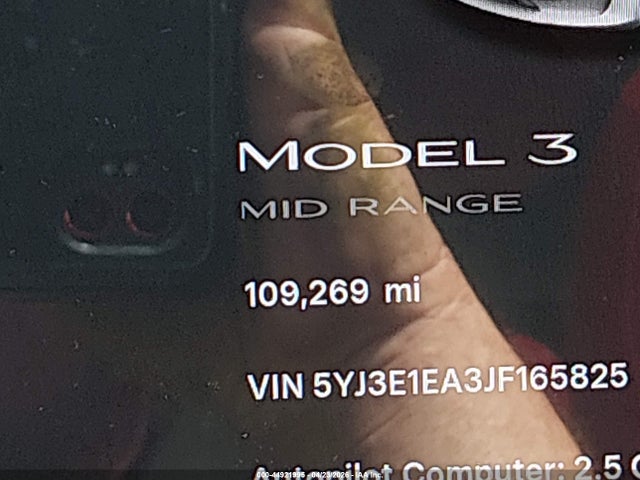 44921995 :رقم المزاد ، 5YJ3E1EA3JF165825 vin ، 2018 Tesla Model 3 Long Range/mid Range مزاد بيع