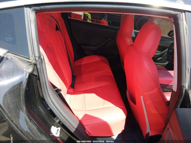 44921995 :رقم المزاد ، 5YJ3E1EA3JF165825 vin ، 2018 Tesla Model 3 Long Range/mid Range مزاد بيع