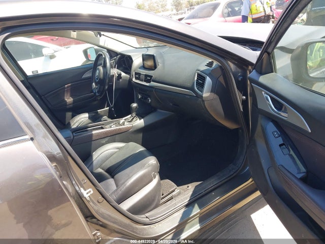 3MZBN1L38JM194536 Mazda Mazda3 Touring