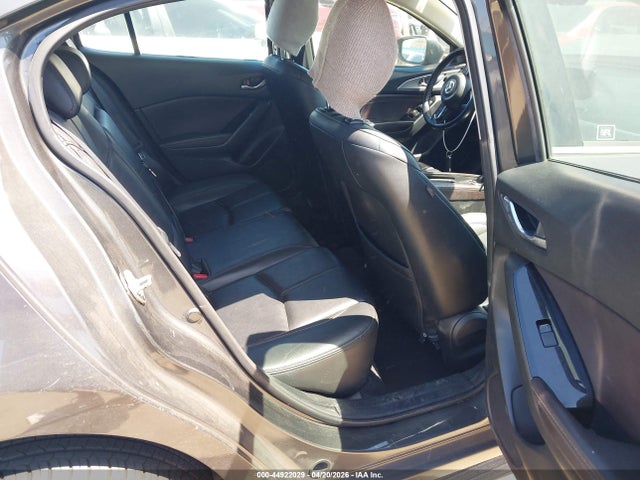 3MZBN1L38JM194536 Mazda Mazda3 Touring