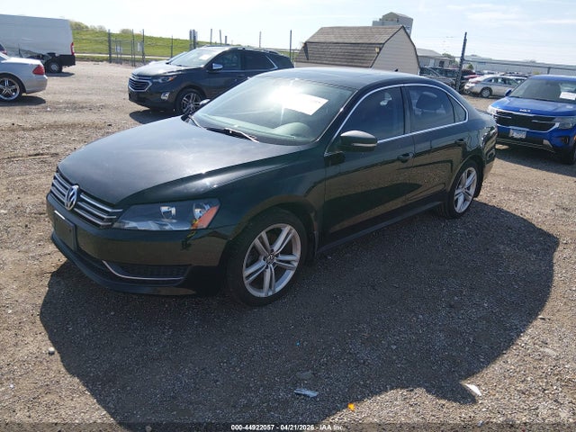 2014 Volkswagen Passat 1.8t Se მანქანა იყიდება აუქციონზე, vin: 1VWBS7A36EC033608, აუქციონის ნომერი: 44922057