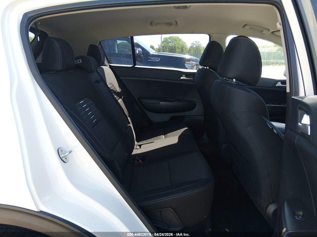 KNDPMCAC6H7244848 KIA Sportage Lx