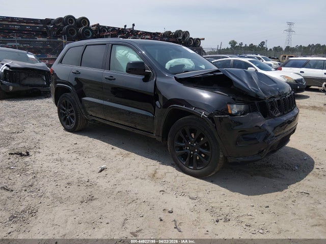 Jeep Grand Cherokee Altitude 4x4 2018 1C4RJFAGXJC267651 main image