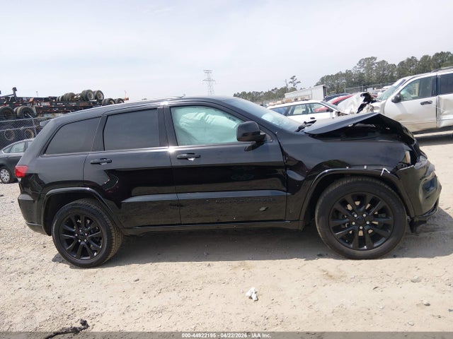 1C4RJFAGXJC267651 Jeep Grand Cherokee Altitude 4x4