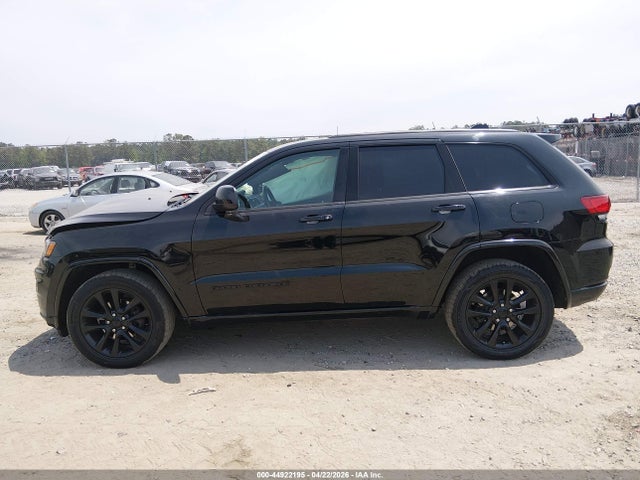 1C4RJFAGXJC267651 Jeep Grand Cherokee Altitude 4x4