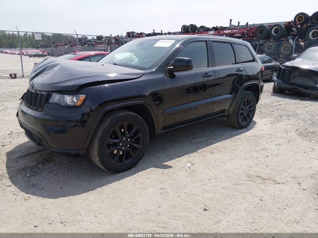 1C4RJFAGXJC267651 Jeep Grand Cherokee Altitude 4x4