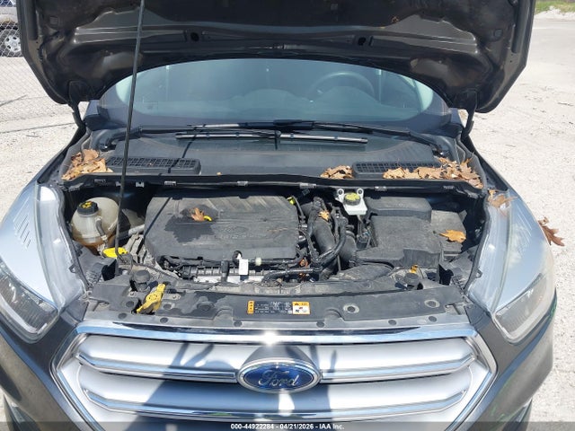 44922284 :رقم المزاد ، 1FMCU0GD4HUF03184 vin ، 2017 Ford Escape Se مزاد بيع